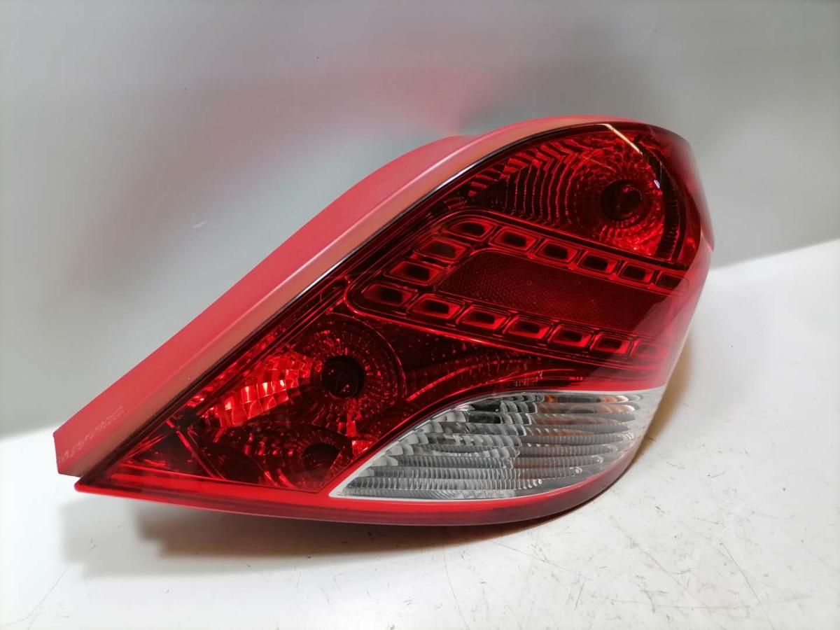 Peugeot 207 original Rücklicht Rückleuchte Schlussleuchte rechts Fließheck Facelift Bj.2011